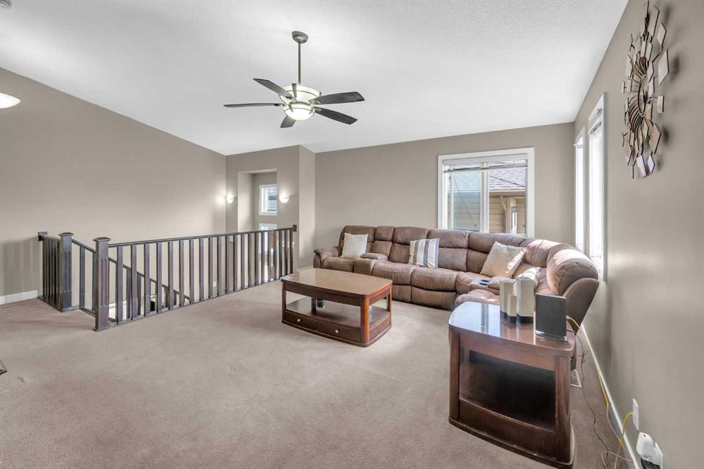 84 Evanspark Way NW