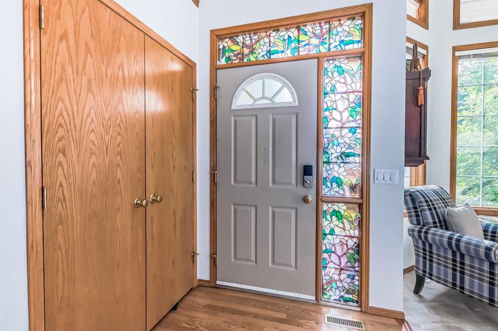 297 LAKESIDE GREENS Crescent