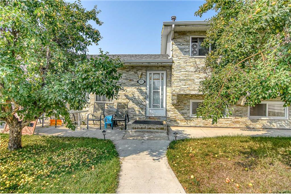 155 Whitlock Place NE, Calgary