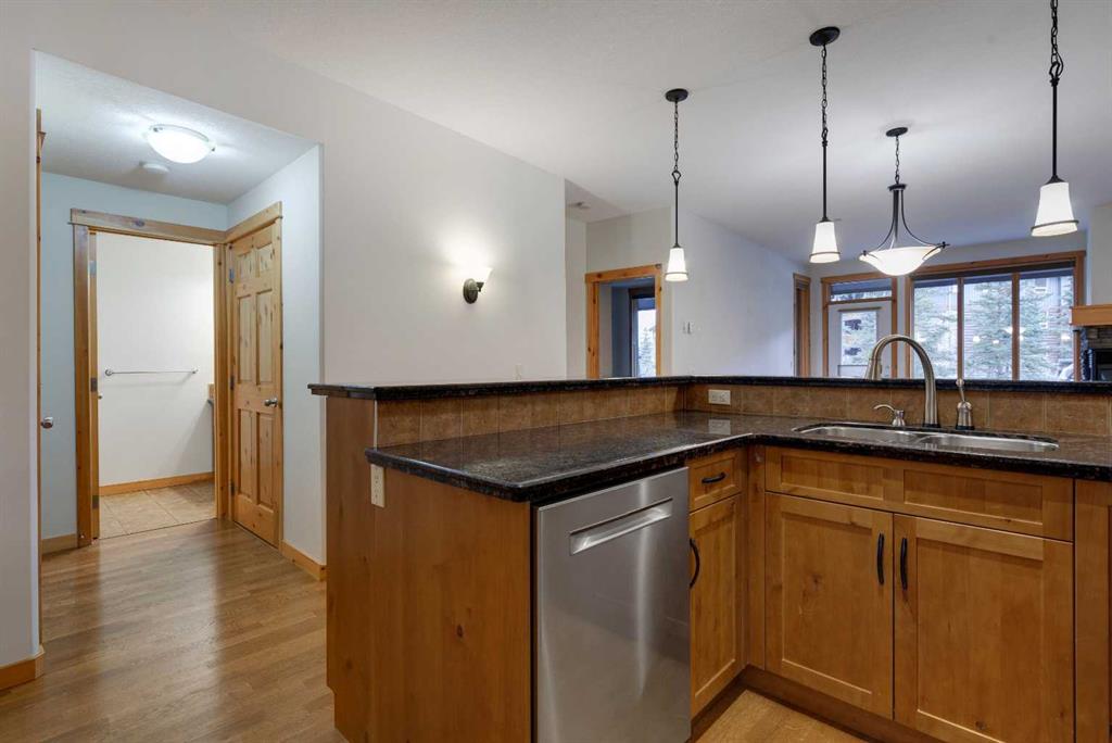 107 Armstrong Place, #212