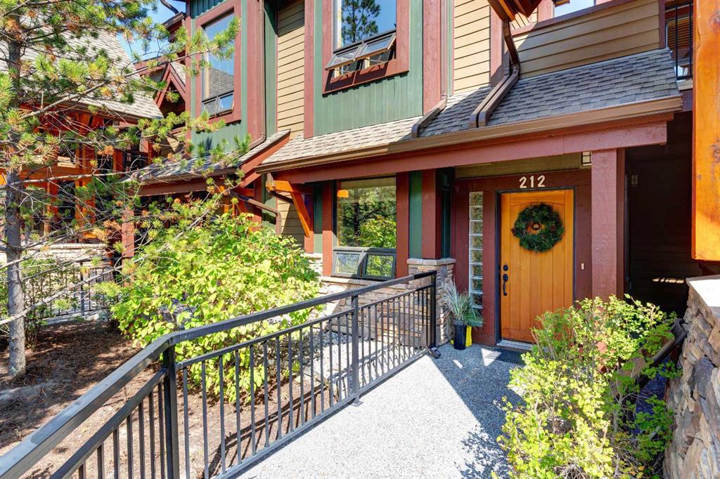 107 Armstrong Place, #212