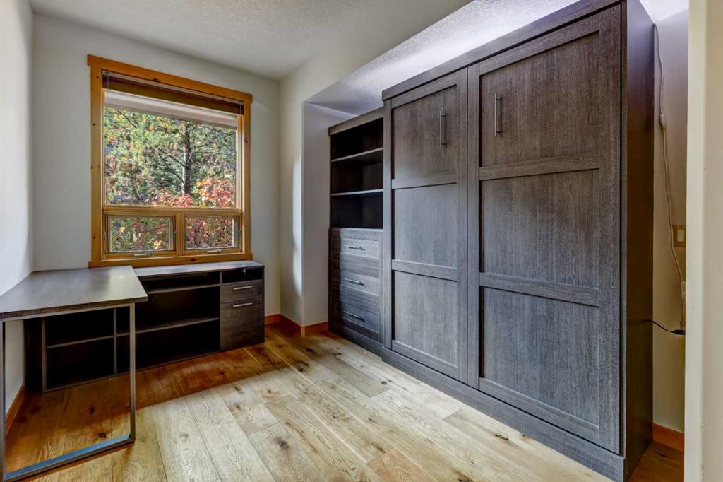 107 Armstrong Place, #212