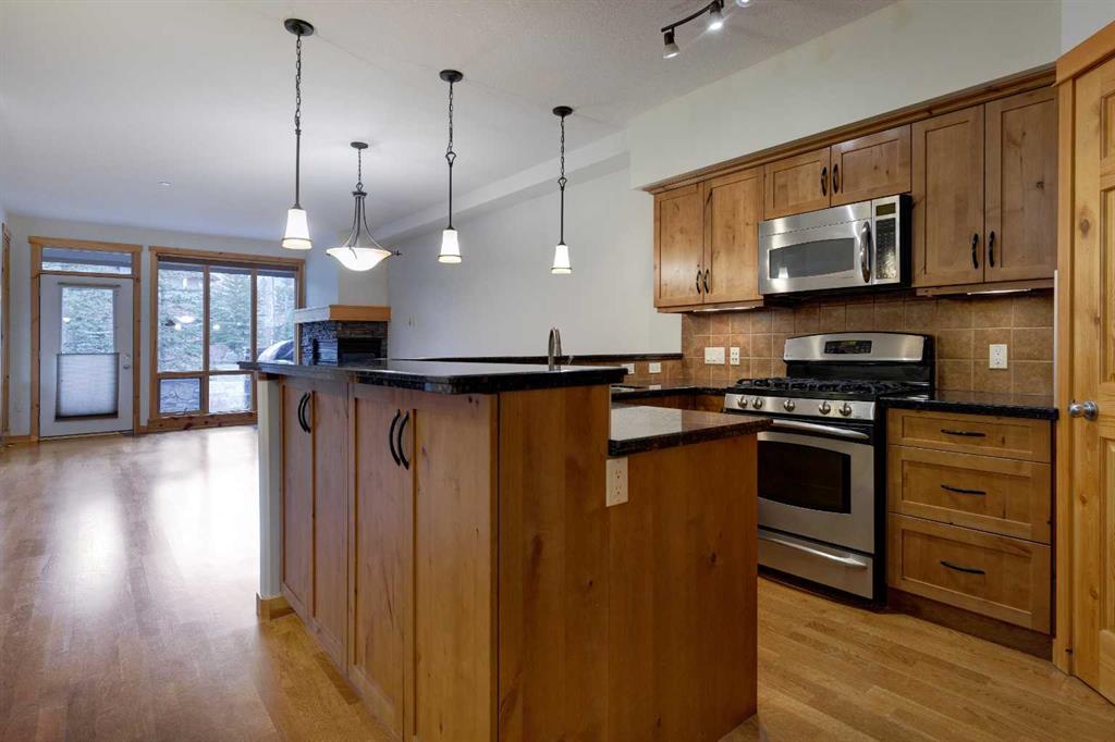 107 Armstrong Place, #212