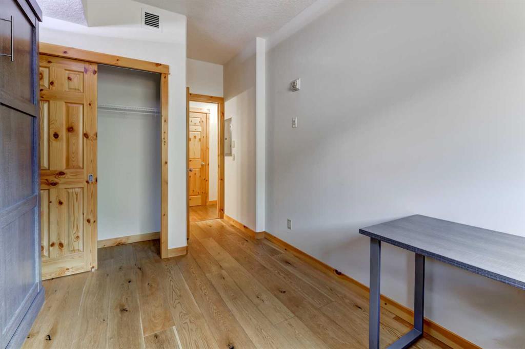 107 Armstrong Place, #212