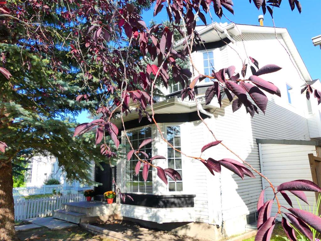 214 Mt Lorette Close SE