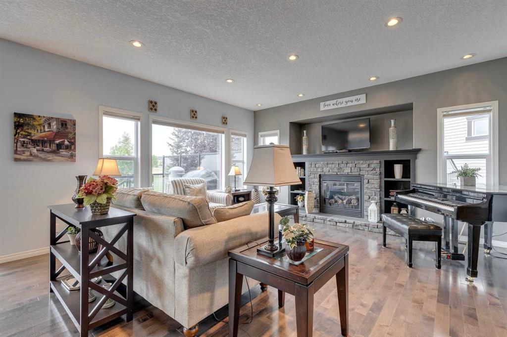 246 Kingsbury View SE
