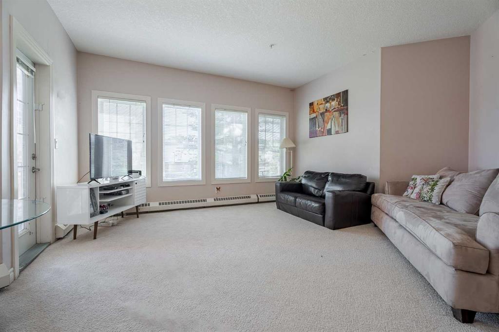 60 Royal Oak Plaza NW, #134