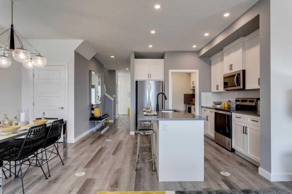 2308 Lancaster Heights SE
