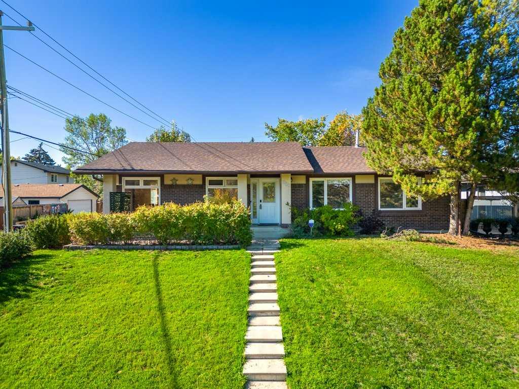 288 Lake Rosen Crescent SE