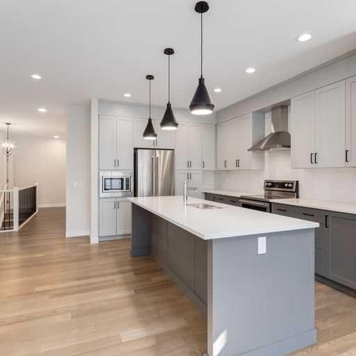 99 Sierra Morena Manor SW