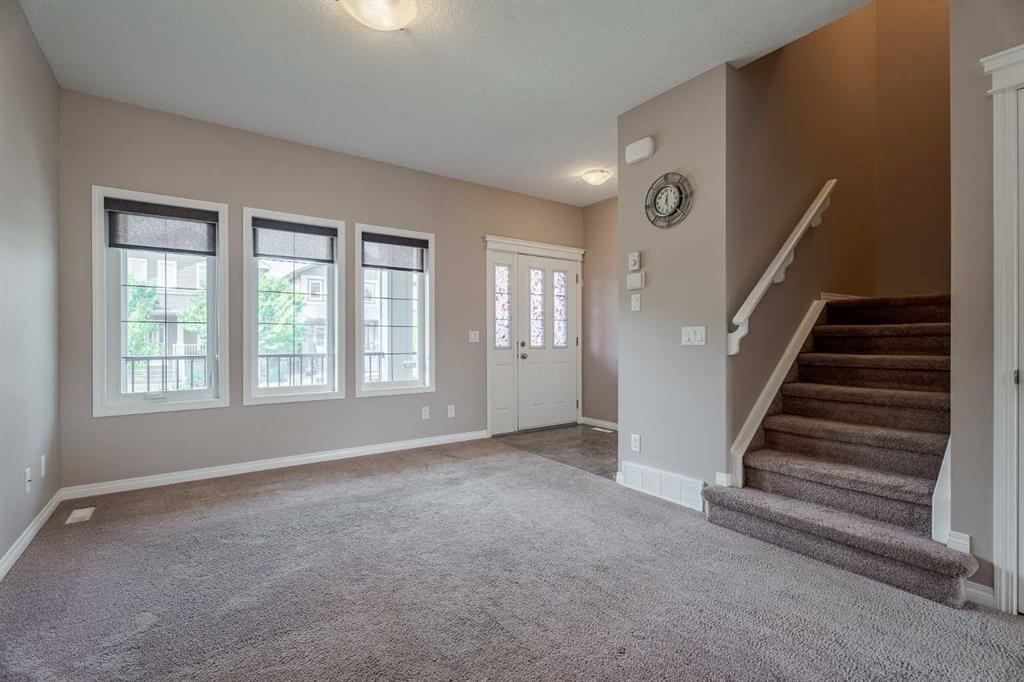 70 Ravenswynd Rise SE
