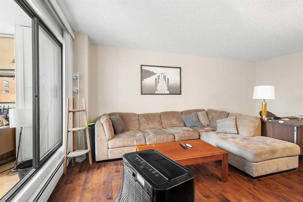 111 14 Avenue SE, #206