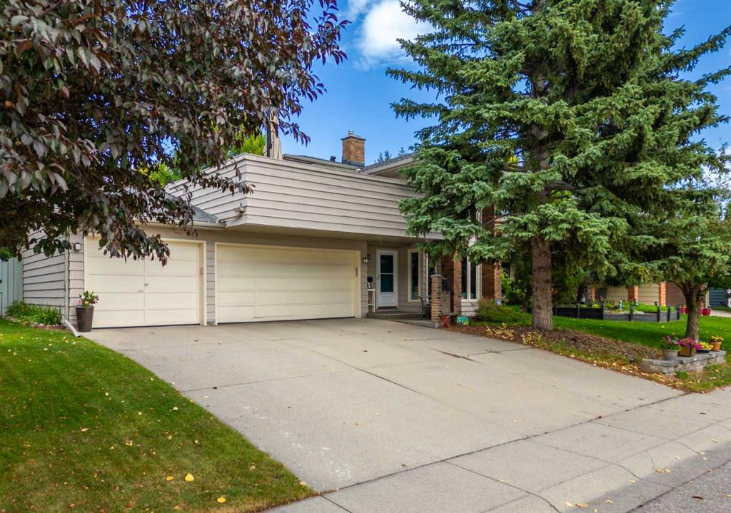 625 Lake Simcoe Close SE
