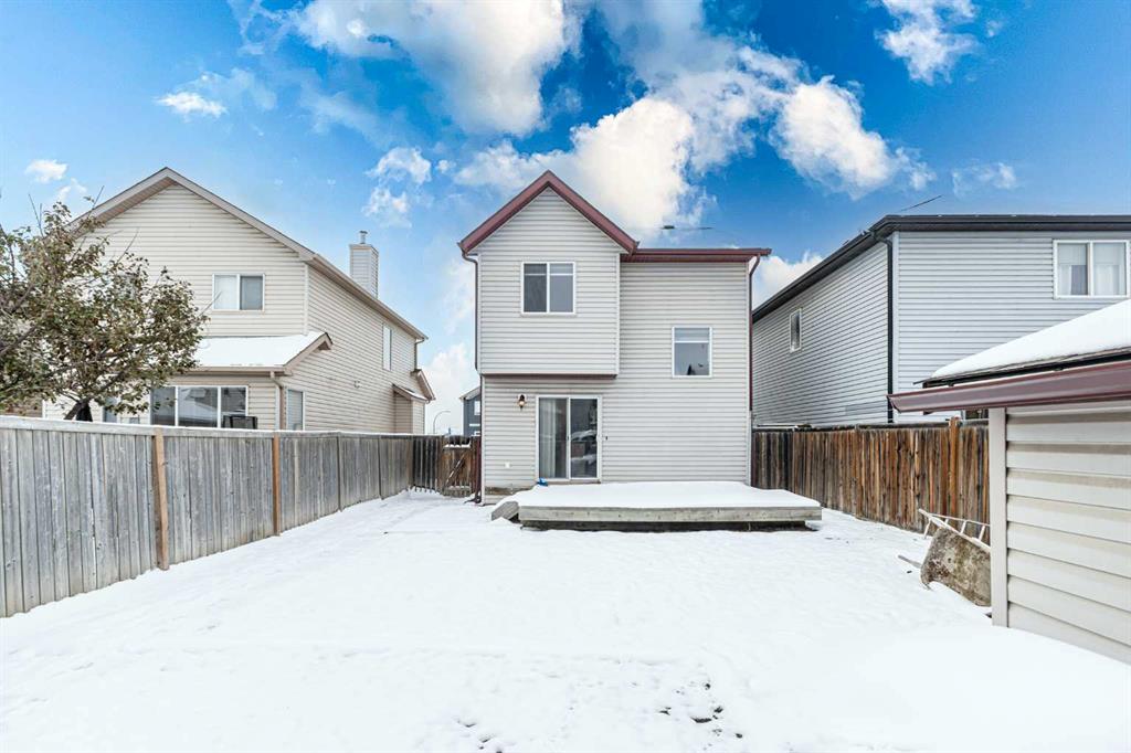 30 Saddlemead Close NE