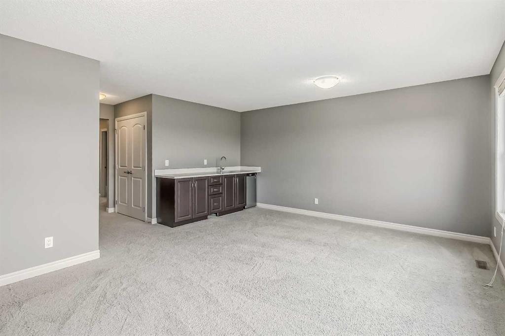 1075 Evanston Drive NW