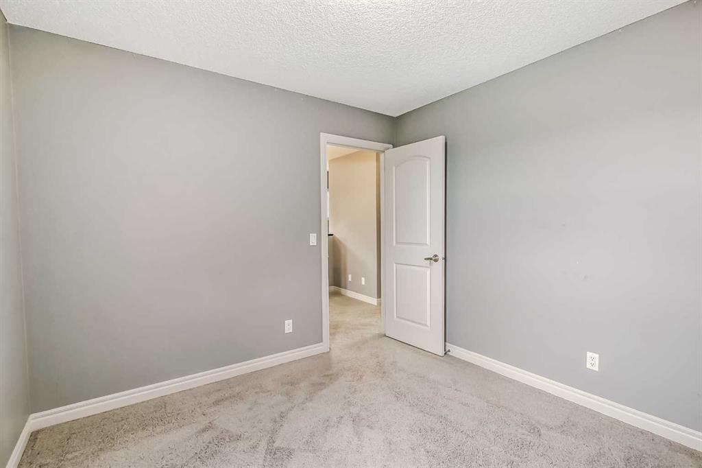 1075 Evanston Drive NW