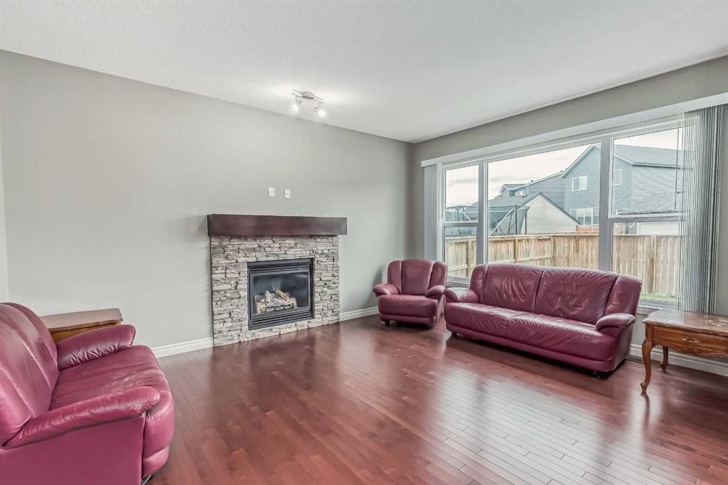 1075 Evanston Drive NW
