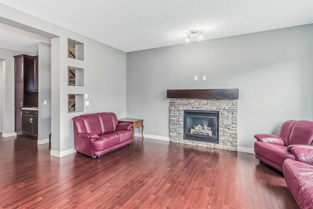 1075 Evanston Drive NW