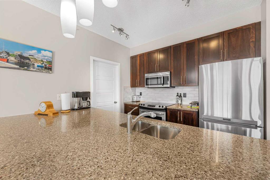 207 Sunset Drive, #406