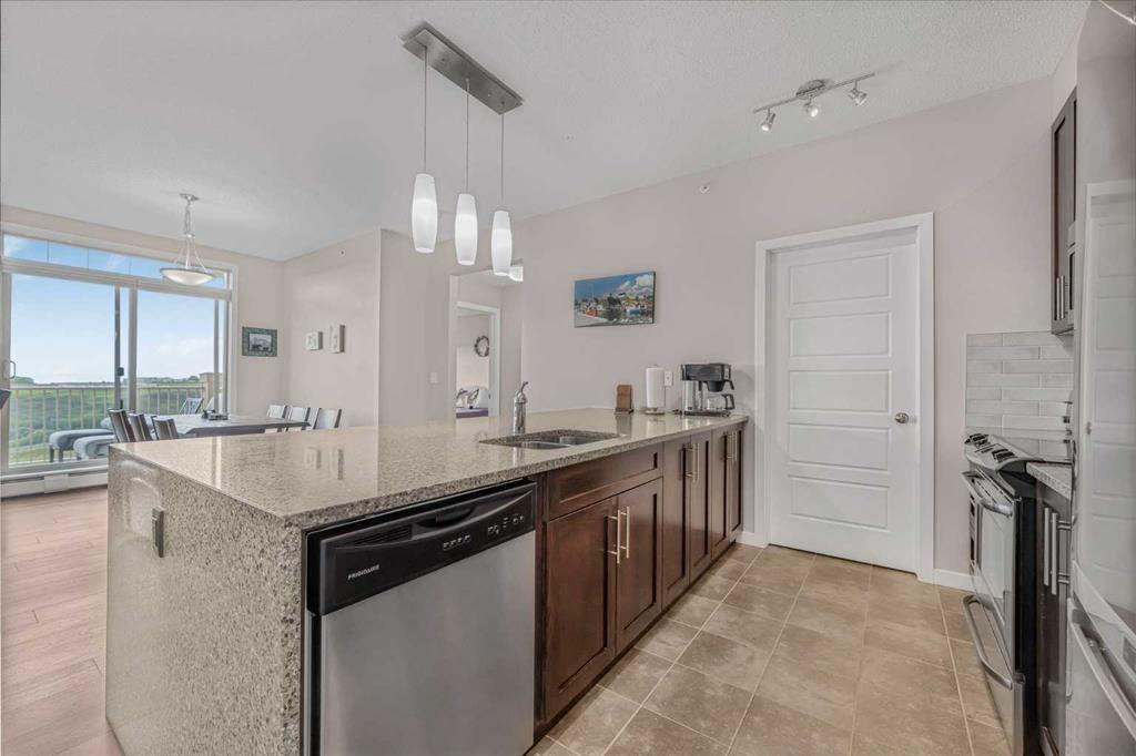 207 Sunset Drive, #406