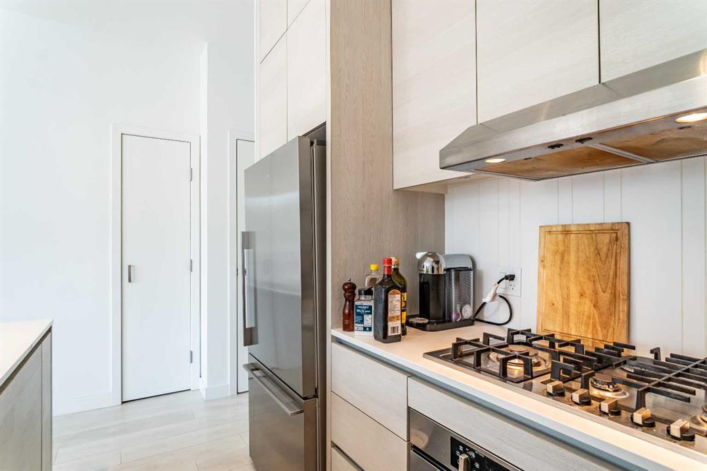 1501 6 Street SW, #102