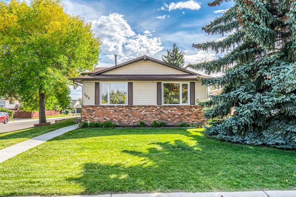 584 Woodhill Place SW