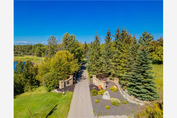 16 Woodland Rise, Rural Rocky View County