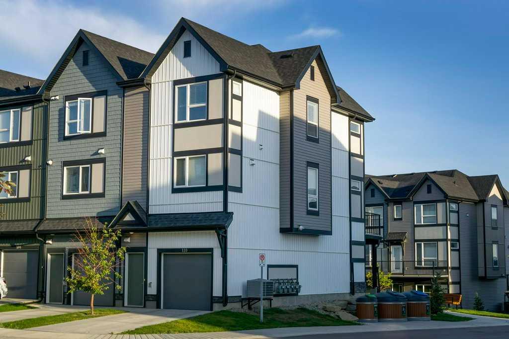 16 Evanscrest Park NW, #110