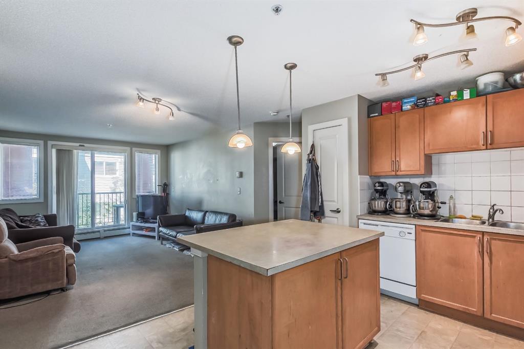 156 Country Village Circle NE, #305