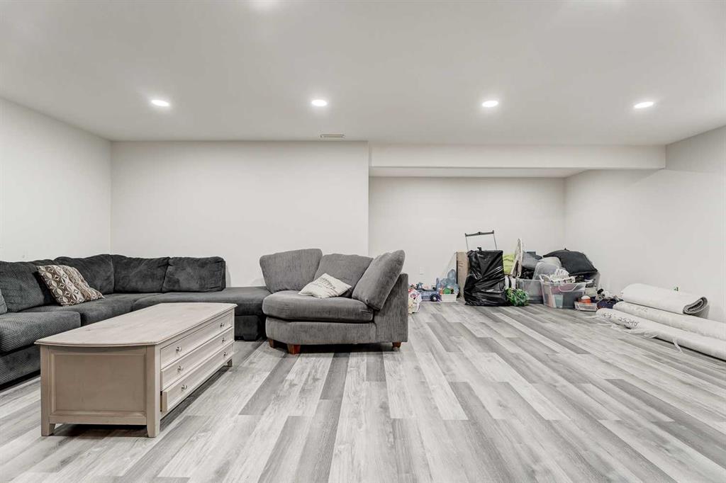 358 Coopers Drive SW