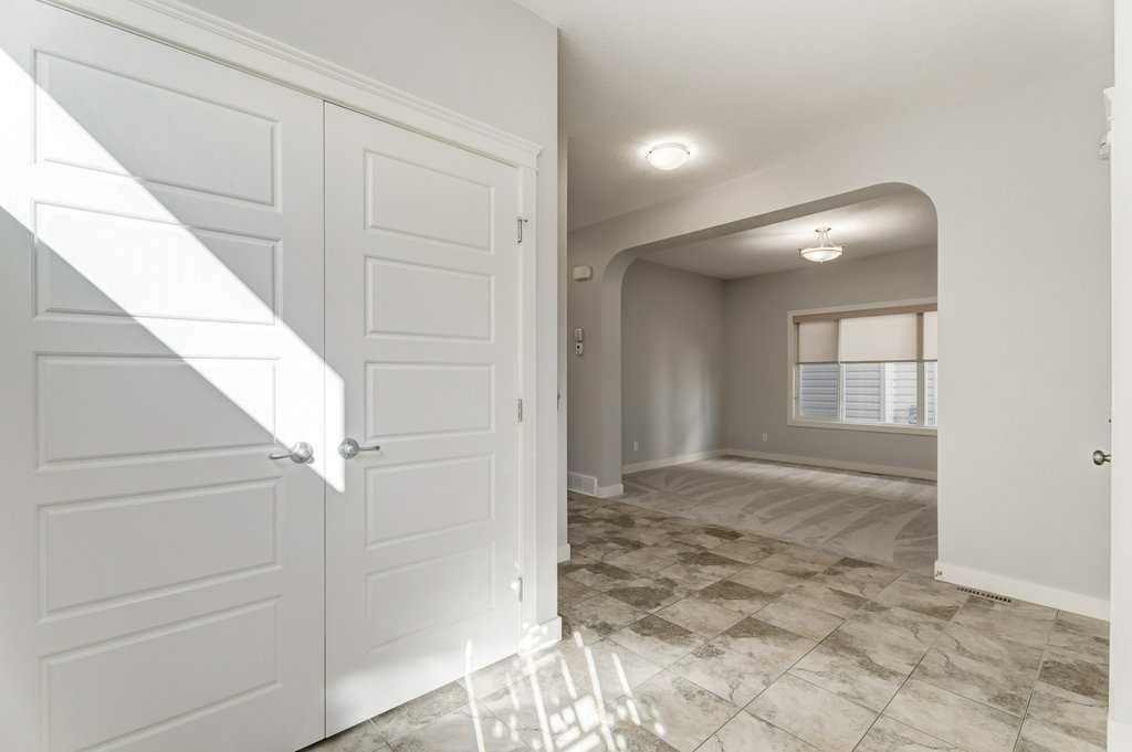 11 Skyview Shores Road NE