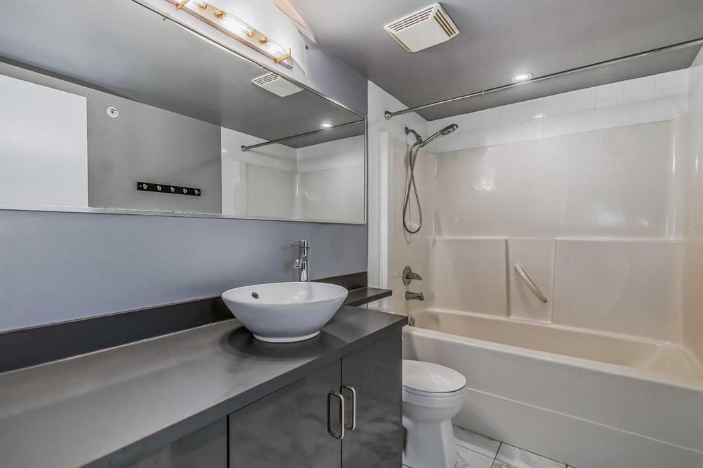 188 15 Avenue SW, #204