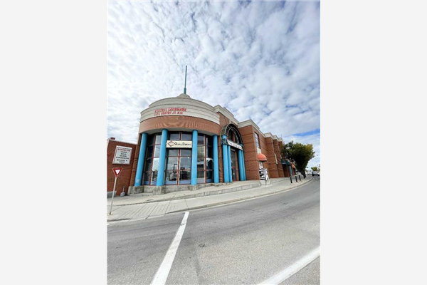 1623 Centre Street NW, Calgary