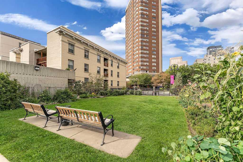 720 13 Avenue SW, #830