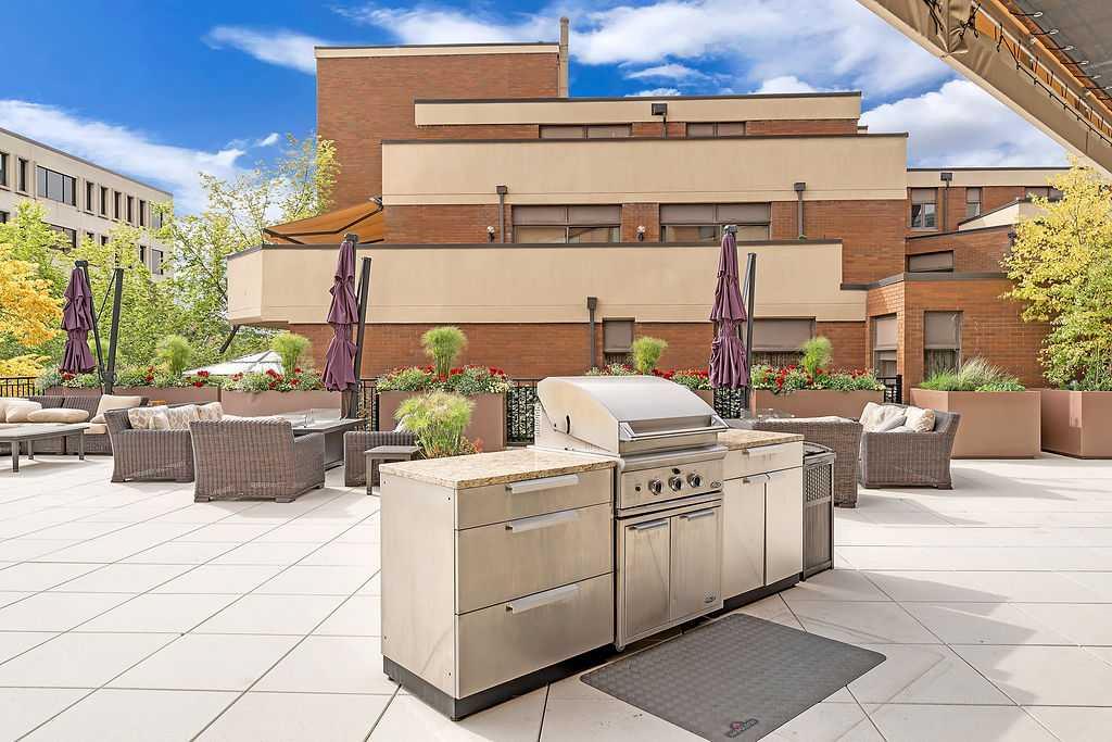 720 13 Avenue SW, #830