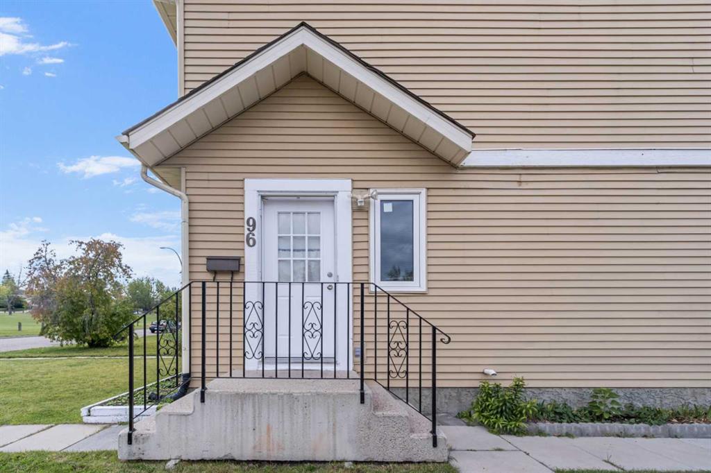 96 Sandarac Way NW