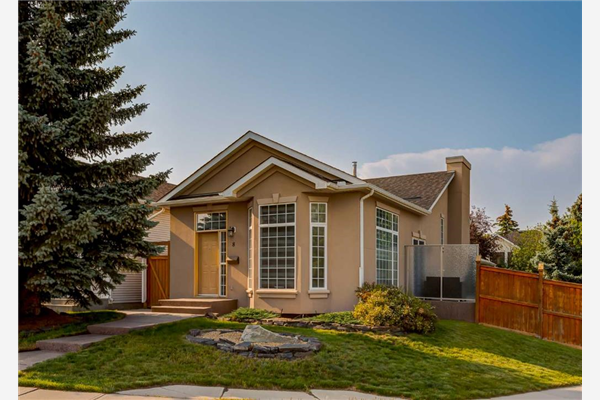 8 Hidden Green NW, Calgary