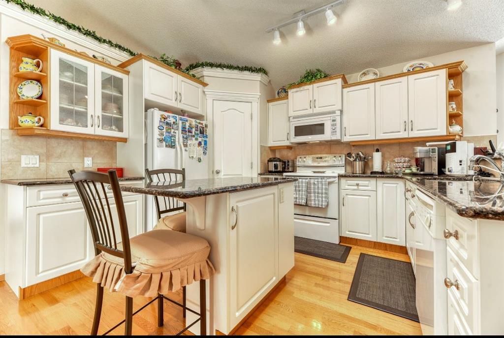 14 Panorama Hills Close NW