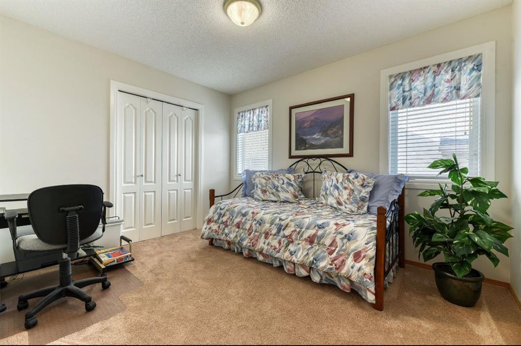 14 Panorama Hills Close NW