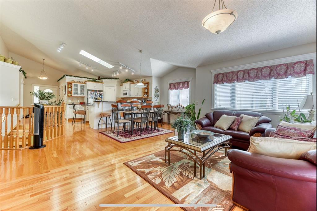 14 Panorama Hills Close NW