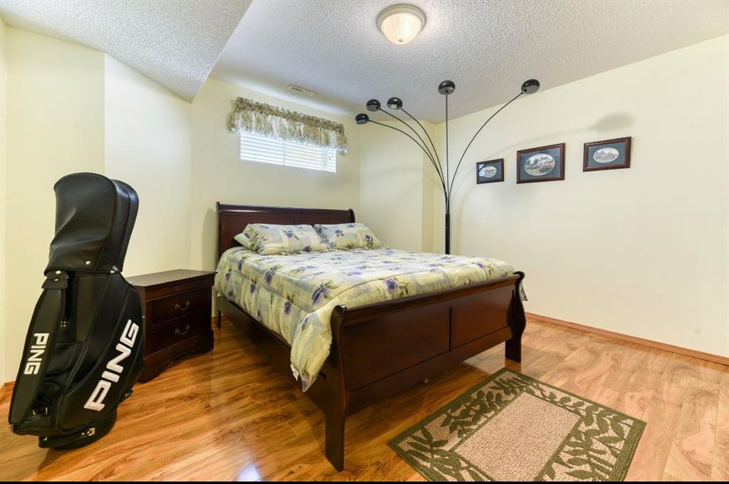 14 Panorama Hills Close NW