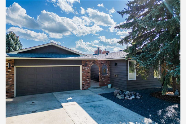 7707 67 Avenue NW, Calgary