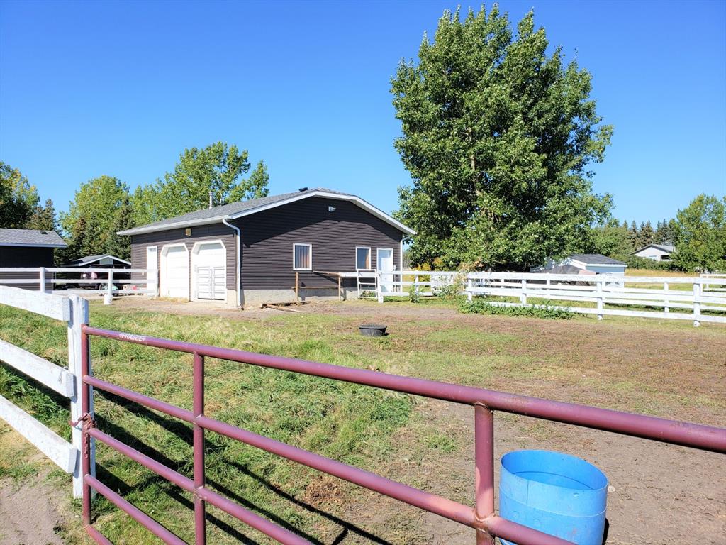 272210 Range Road 291 NE