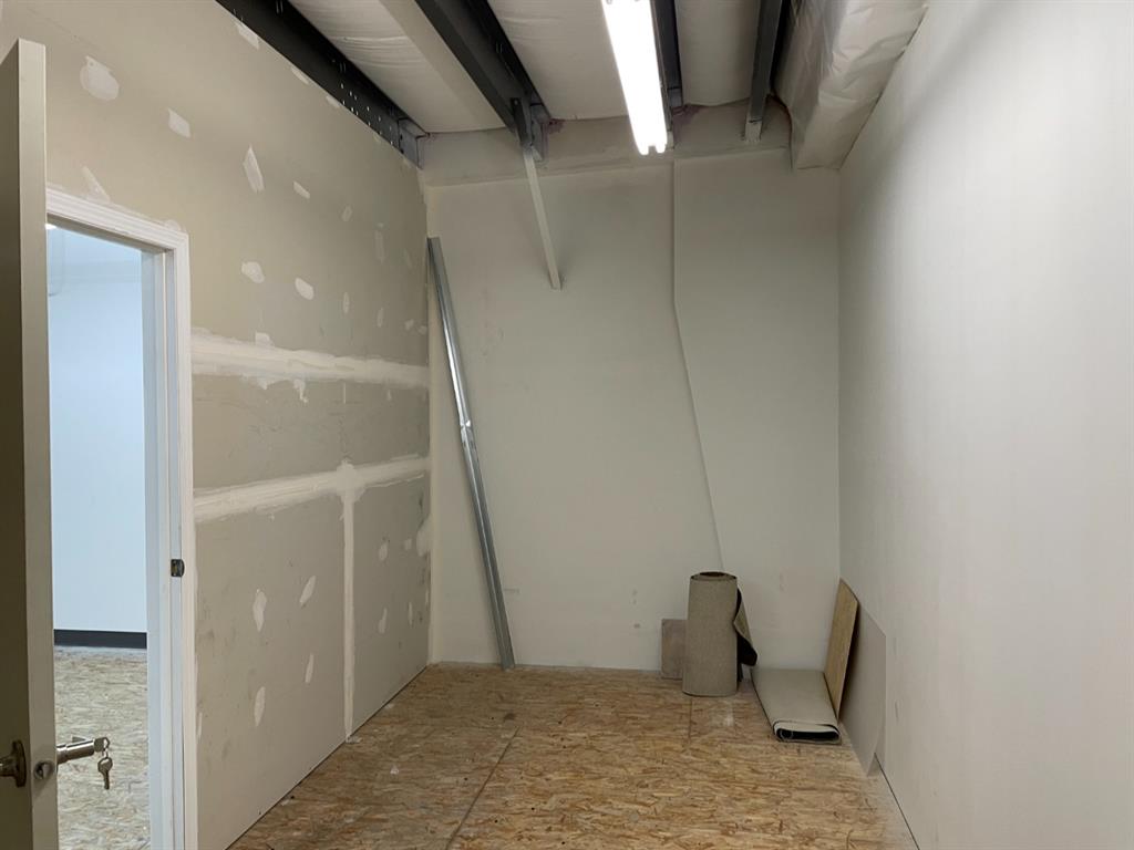 151 East Lake Boulevard NE, #305