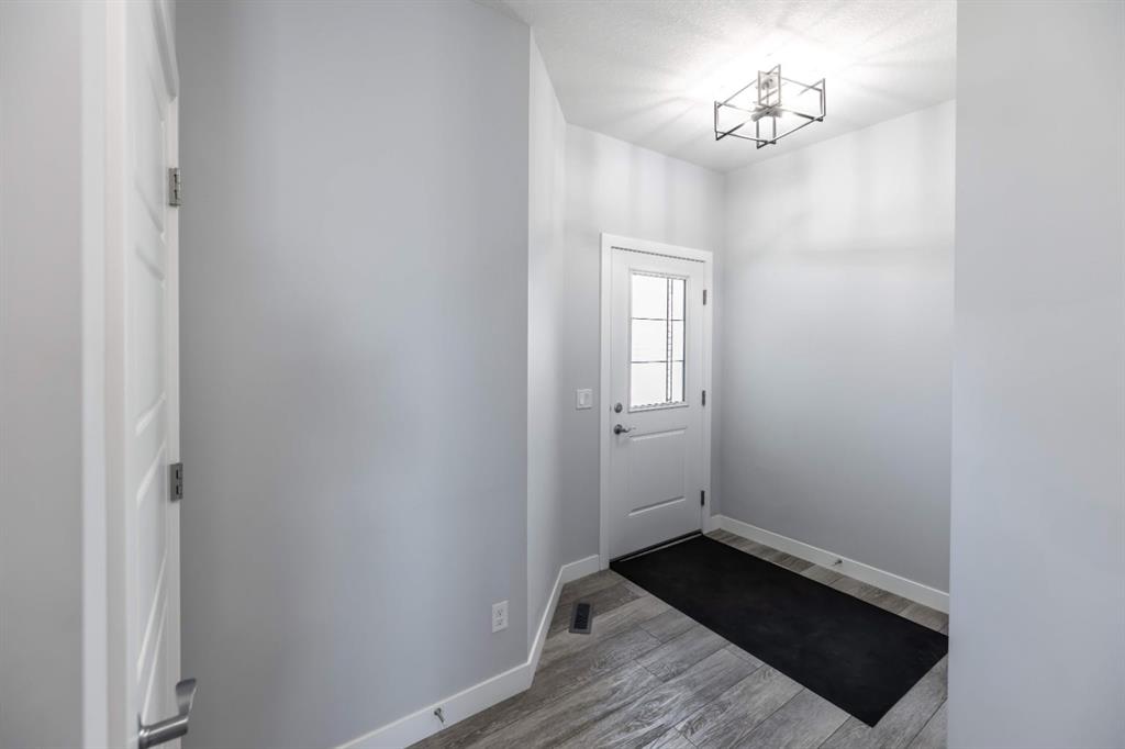 326 Corner Meadows Way NE