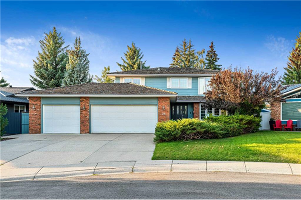 28 Woodmont Place SW, Calgary