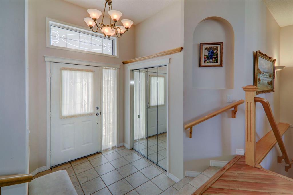 21 Rocky Ridge Gardens NW