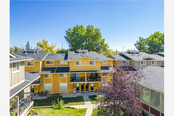 2200 Woodview Drive SW, Calgary