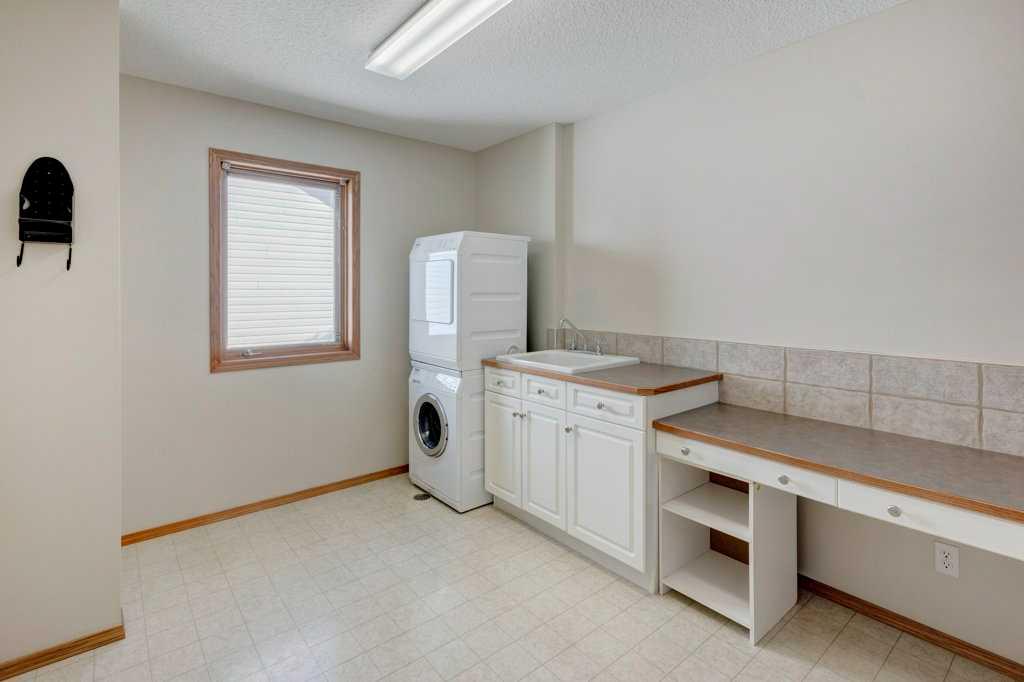 157 Gleneagles View