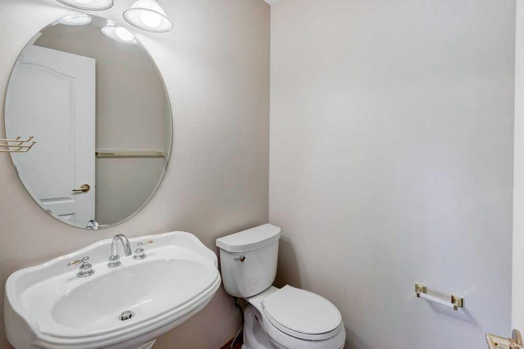157 Gleneagles View